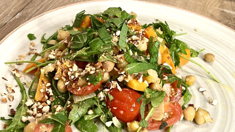 Ensalada con garbanzos fritos